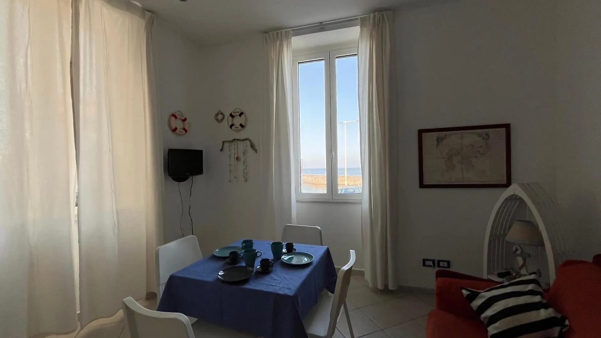 Aci Trezza Suite Fronte Mare Aci Castello 0*,